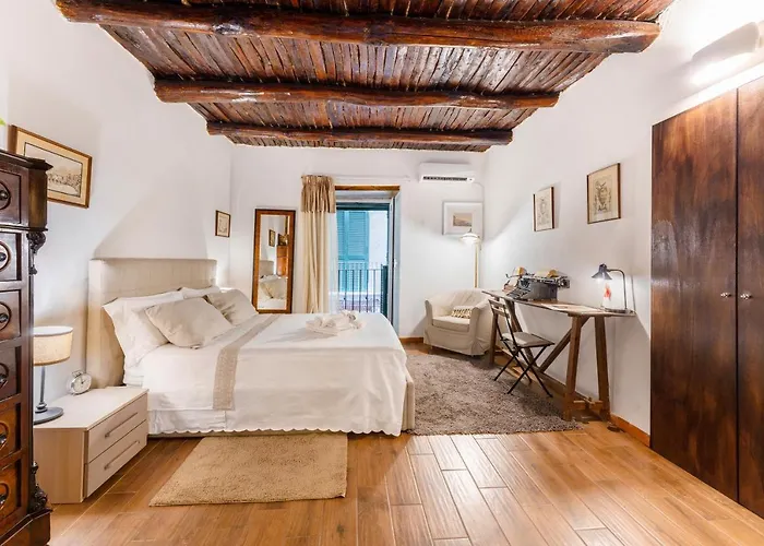 La Storia נאפולי